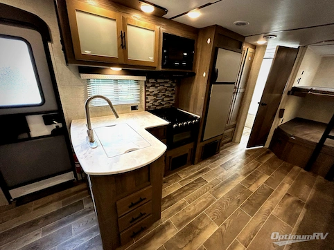 2022 Gulf Stream Friendship 268BH RV Photo 3