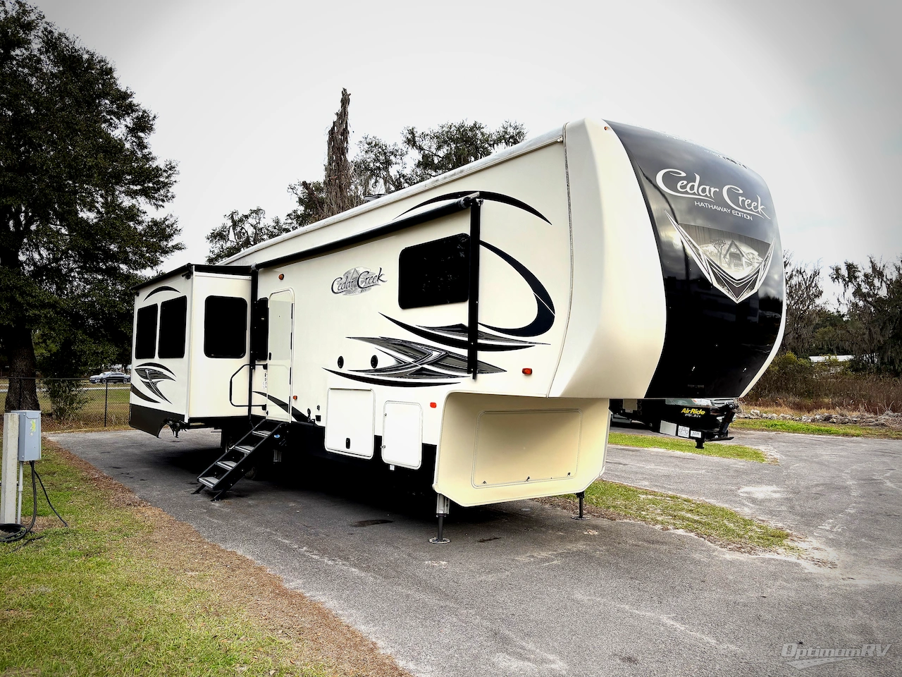 2019 Forest River Cedar Creek Hathaway Edition 38DBRK Photo 1