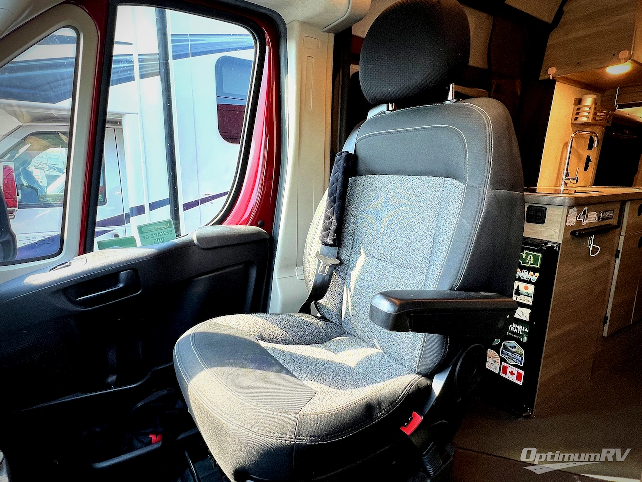 2022 Winnebago Solis 59PX Photo 7