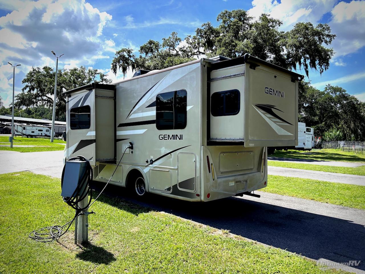 2018 Thor Gemini 24TF Photo 3