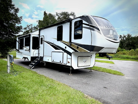 Used 2021 Alliance Paradigm 372RK Featured Photo