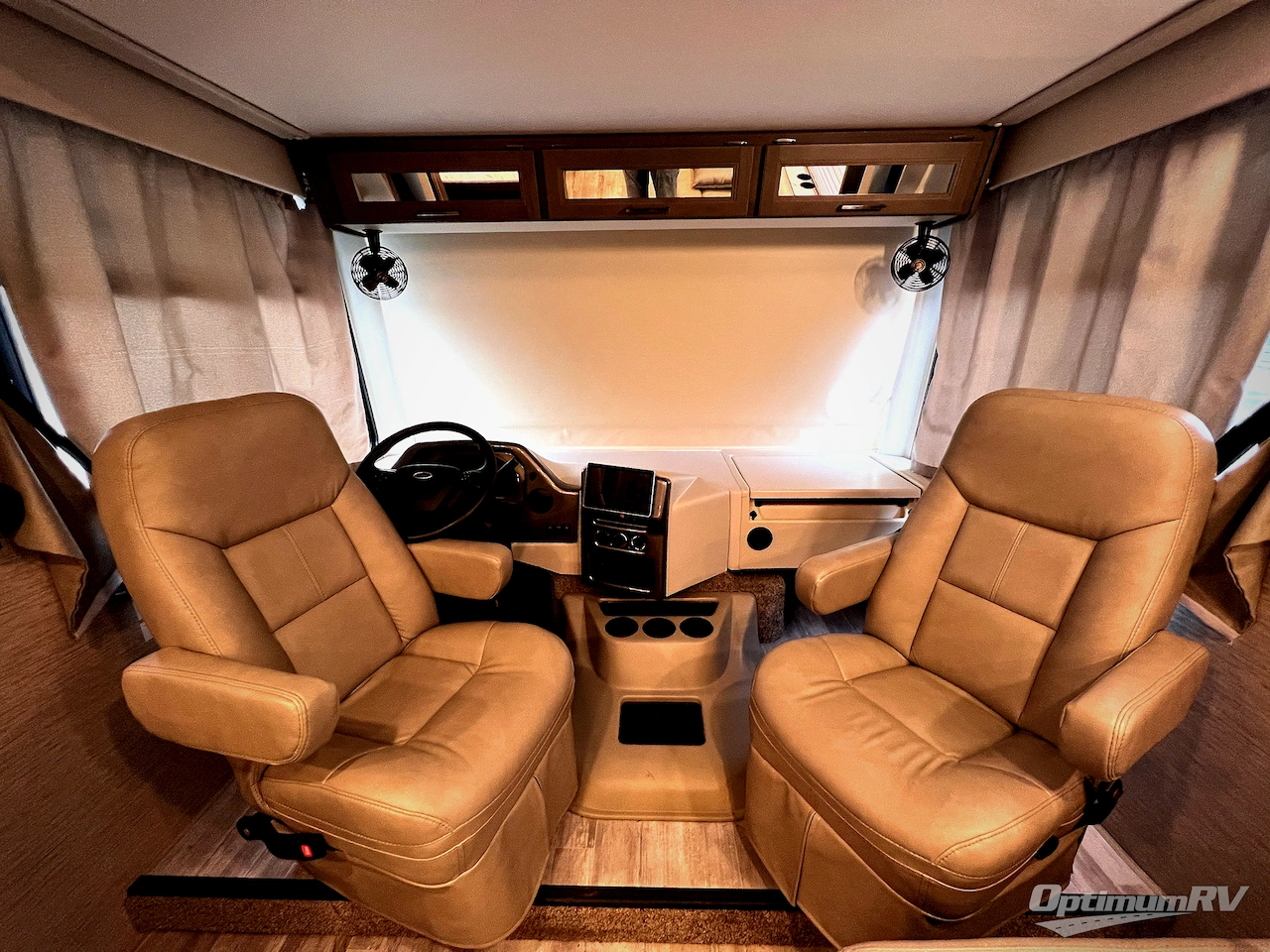 2023 Thor Freedom Traveler 30A Photo 8