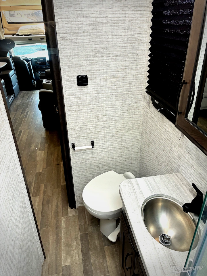 2025 Entegra Odyssey 27U Photo 12