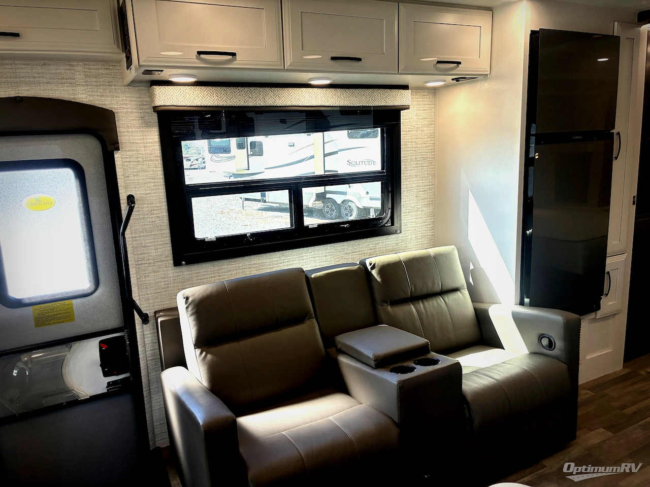 2025 Entegra Odyssey 27U Photo 14