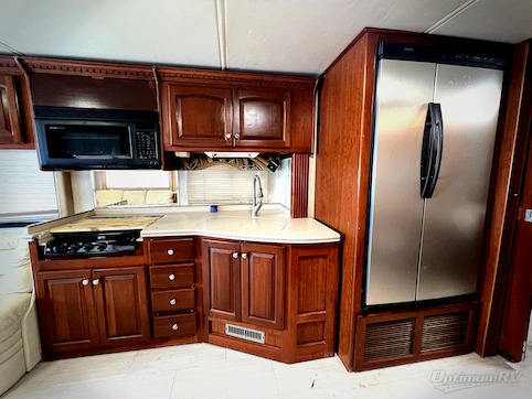 2004 Thor Mandalay 40D RV Photo 3