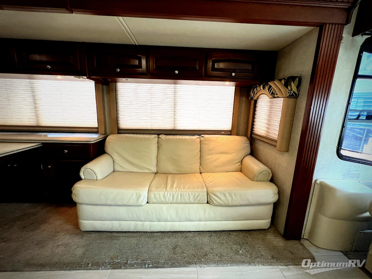 2004 Thor Mandalay 40D Photo 7