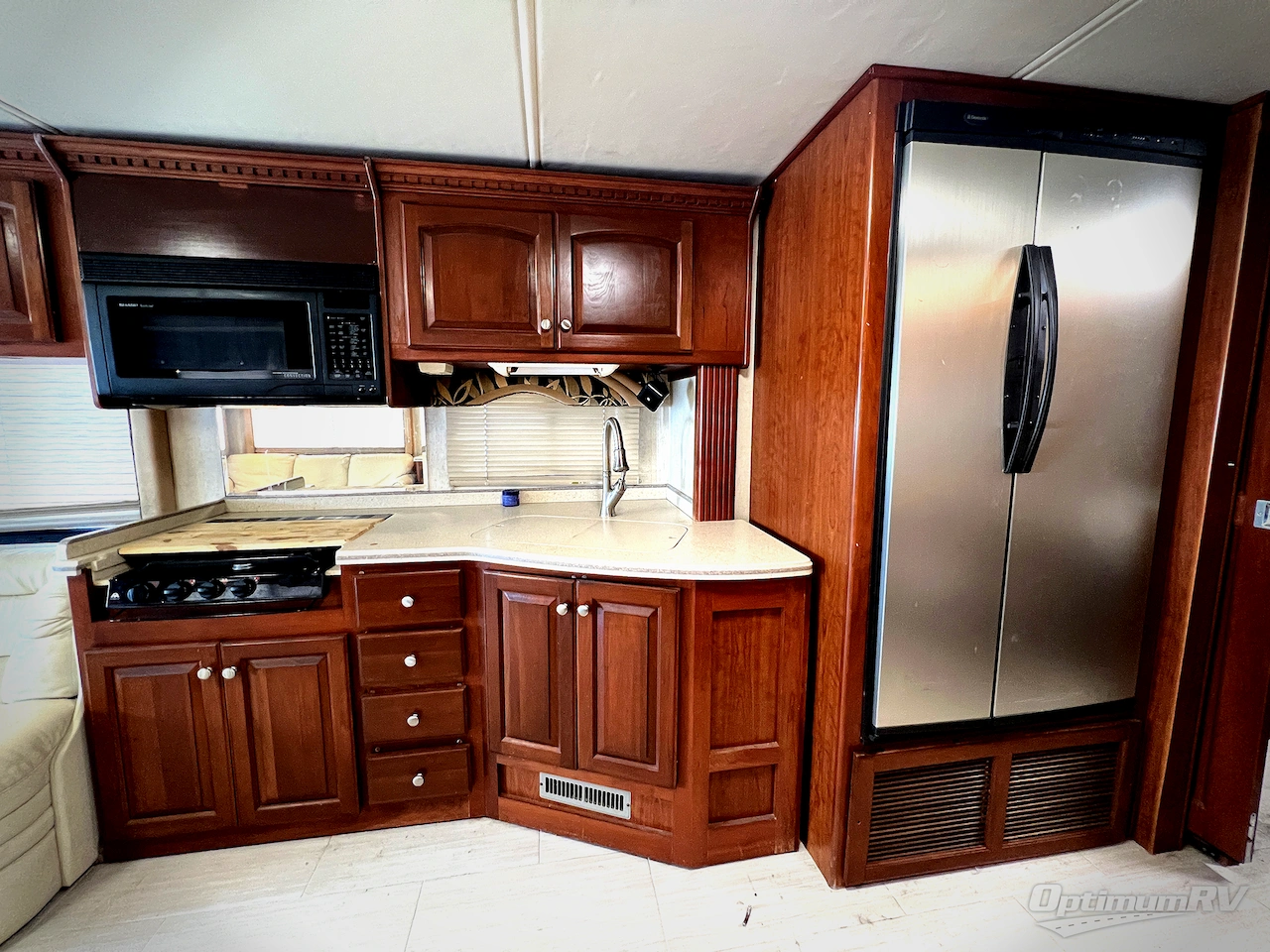 2004 Thor Mandalay 40D Photo 9