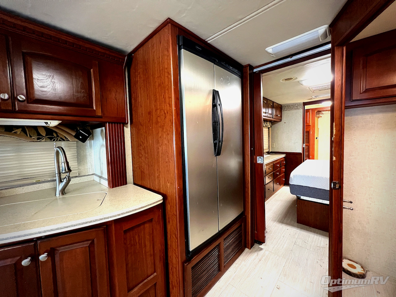 2004 Thor Mandalay 40D Photo 12