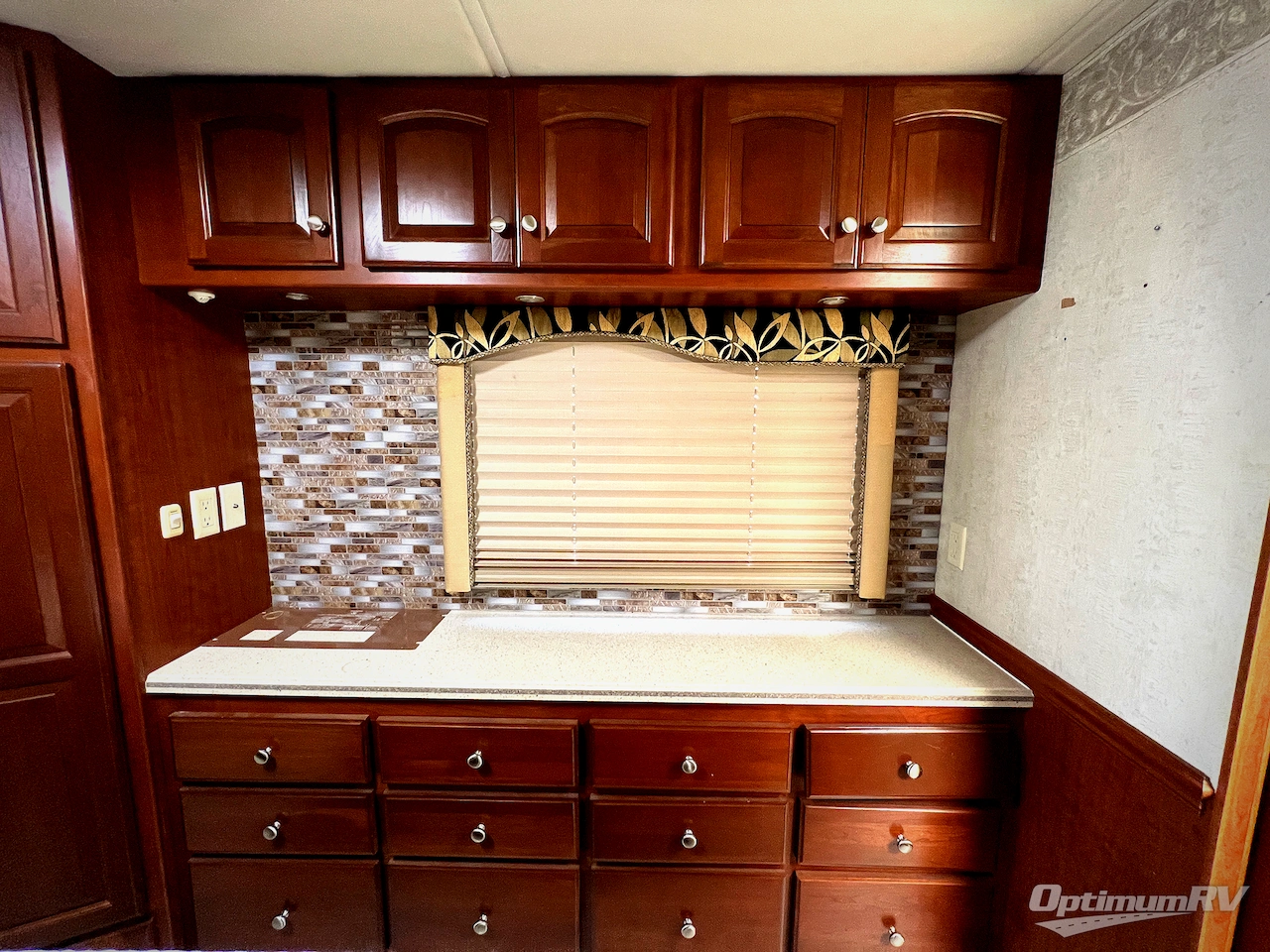 2004 Thor Mandalay 40D Photo 17