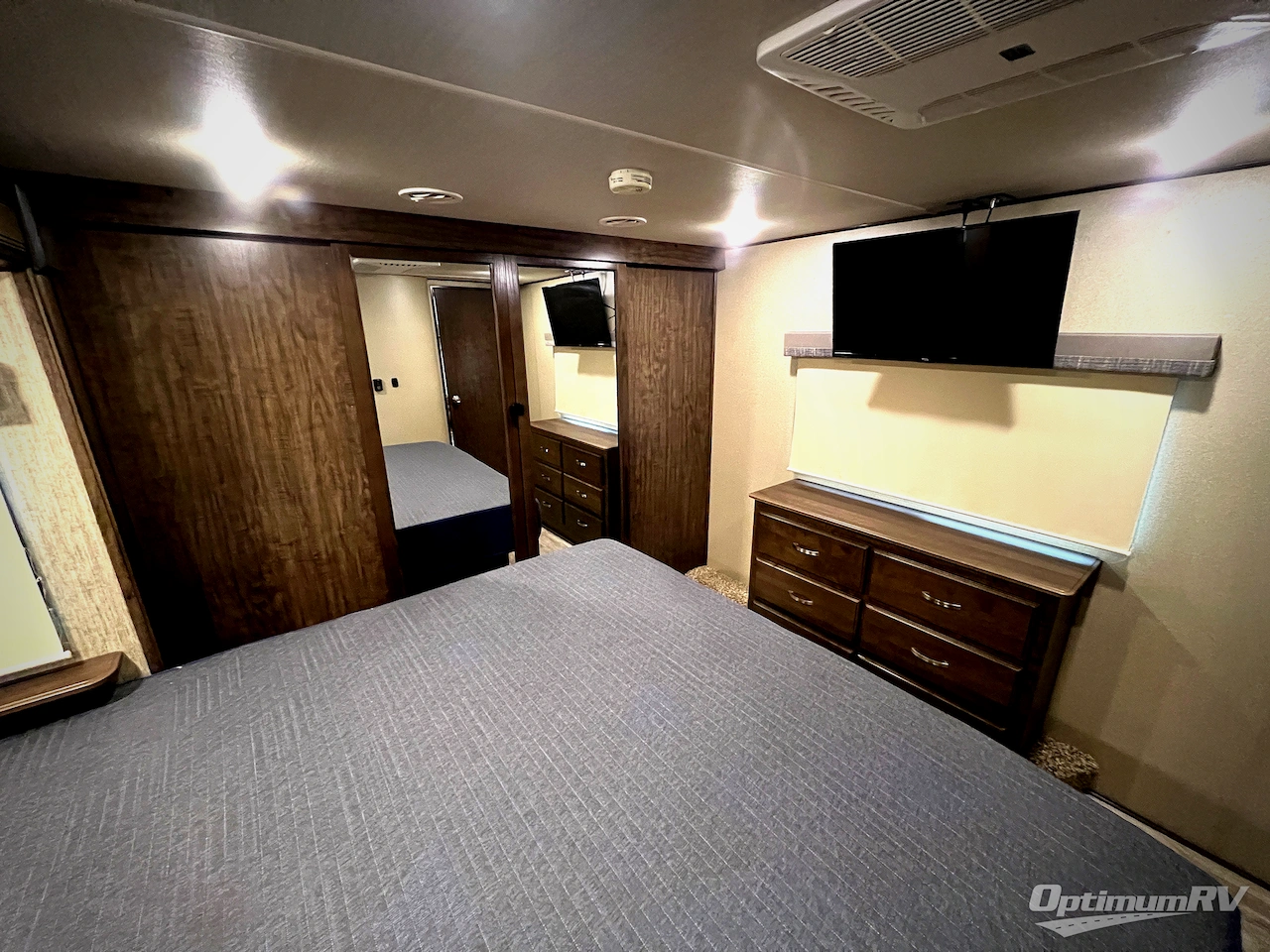2019 Grand Design Solitude S-Class 3740BH Photo 22