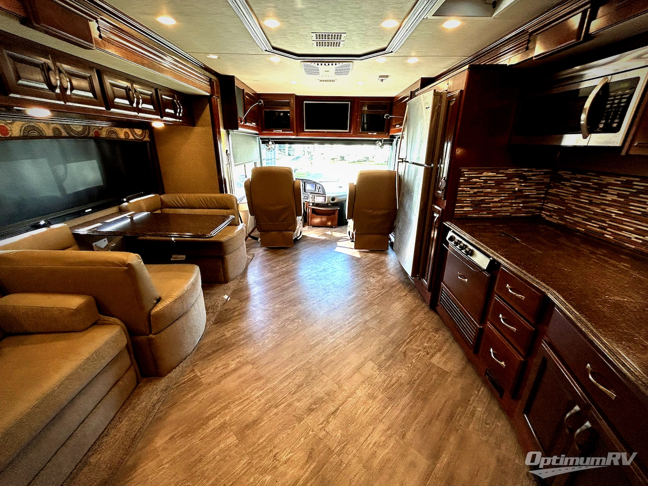 2018 Fleetwood Pace Arrow LXE 38N Photo 5