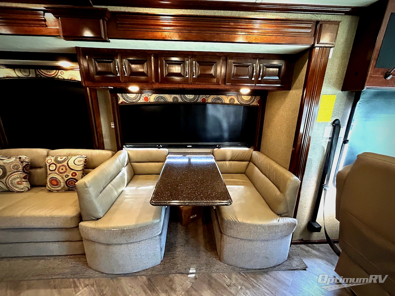 2018 Fleetwood Pace Arrow LXE 38N Photo 12