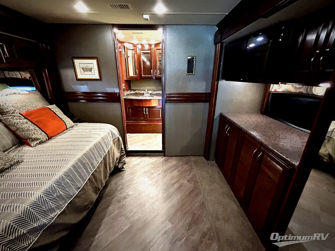 2018 Fleetwood Pace Arrow LXE 38N Photo 23
