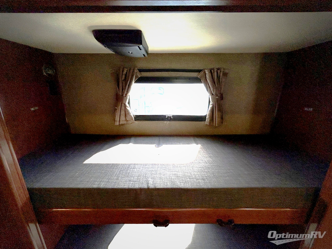 2018 Fleetwood Pace Arrow LXE 38N Photo 17