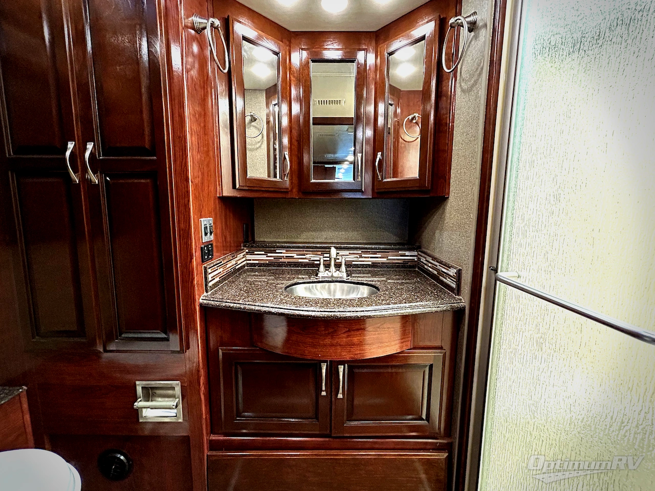 2018 Fleetwood Pace Arrow LXE 38N Photo 27