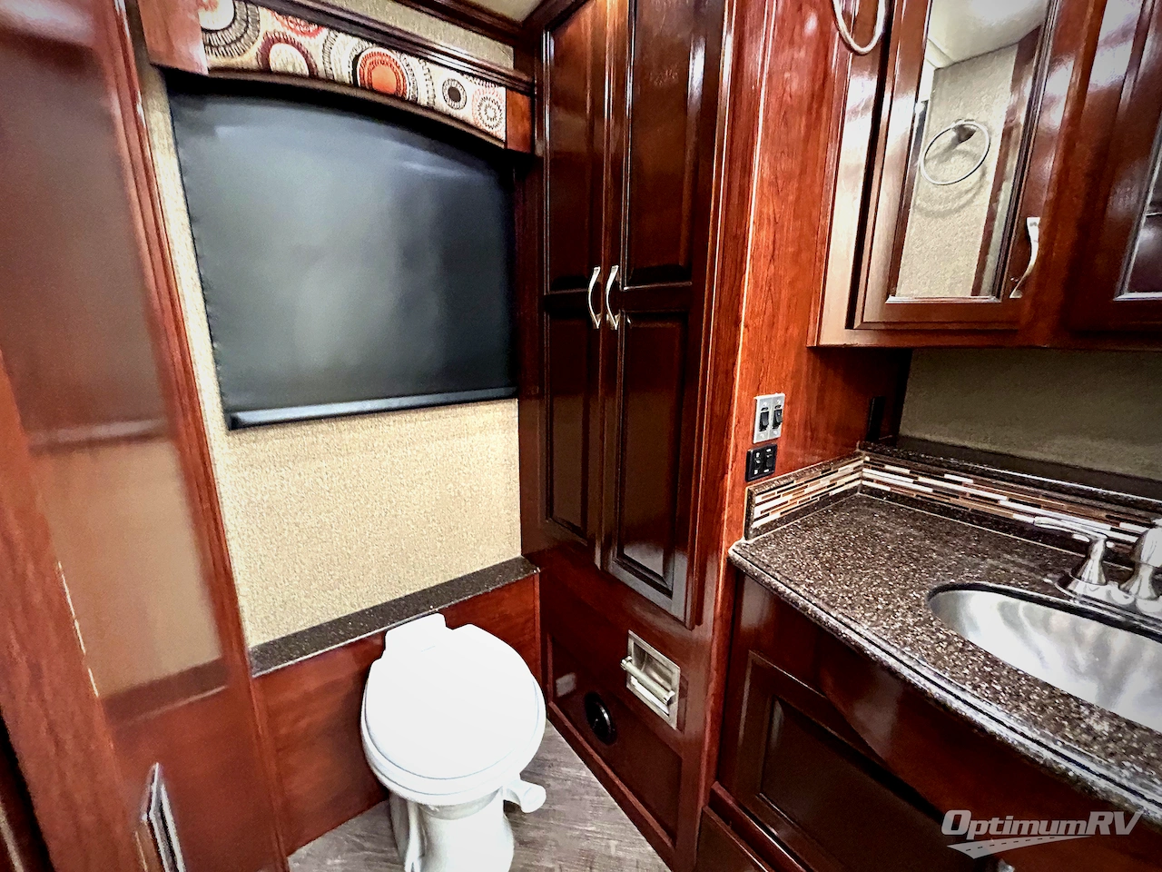 2018 Fleetwood Pace Arrow LXE 38N Photo 28