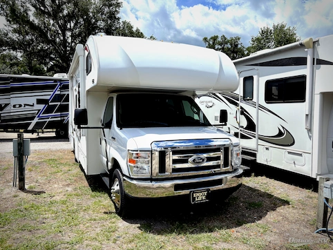 Used 2020 Thor Four Winds 28Z Featured Photo