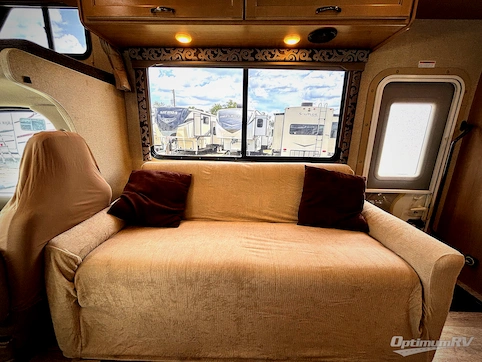 2020 Thor Four Winds 28Z RV Photo 2