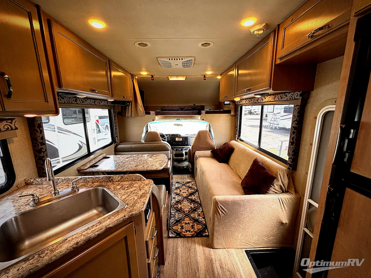 2020 Thor Four Winds 28Z Photo 5