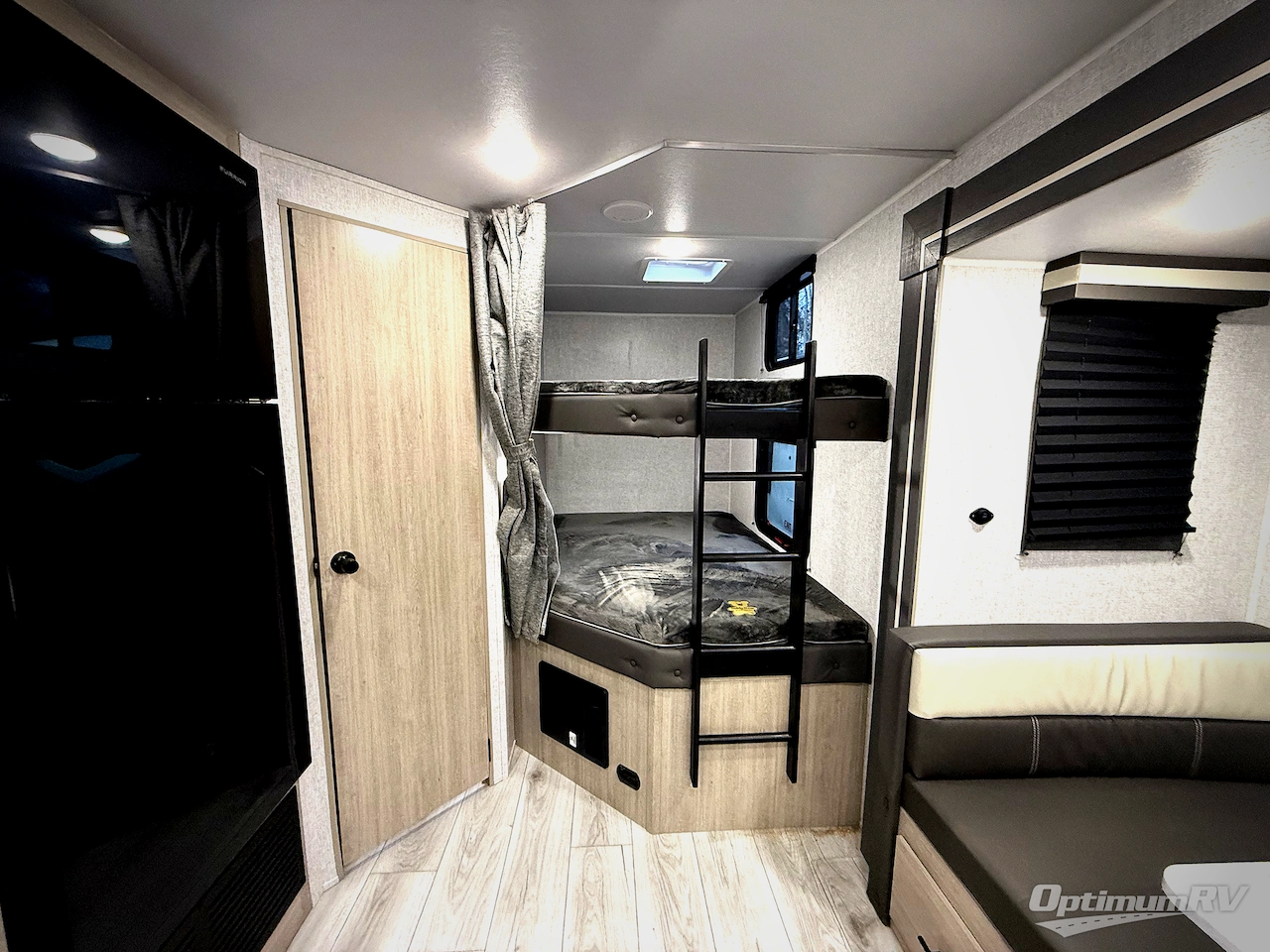 2026 East To West Della Terra 275BH Photo 6