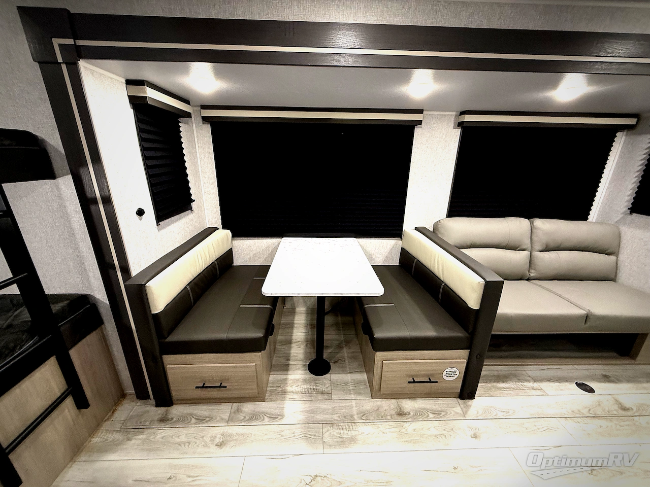 2026 East To West Della Terra 275BH Photo 16