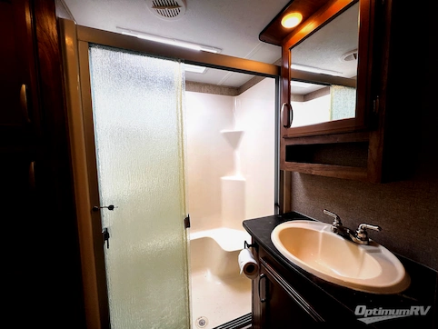 2016 Keystone Montana High Country 310RE RV Photo 4