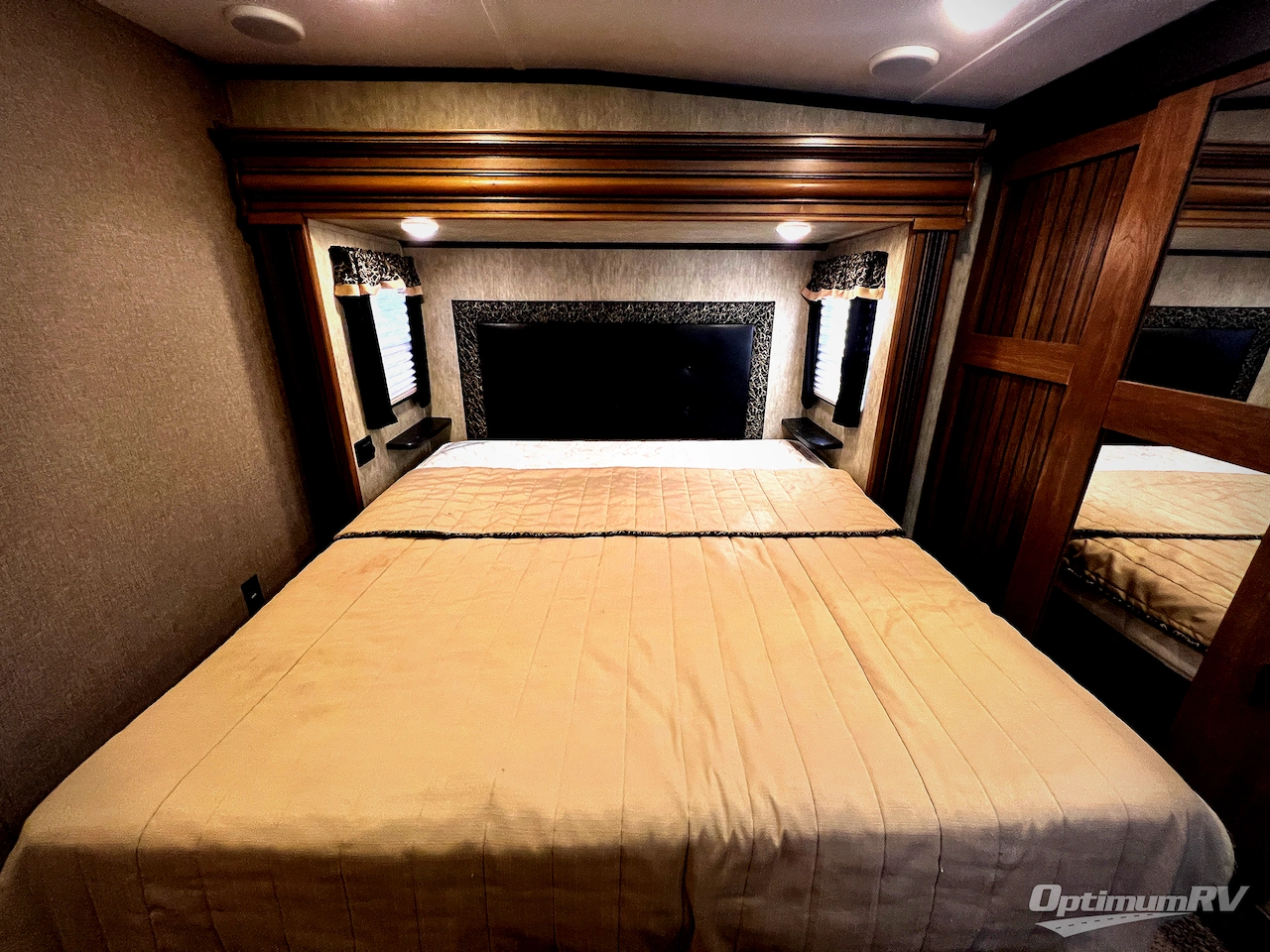 2016 Keystone Montana High Country 310RE Photo 23