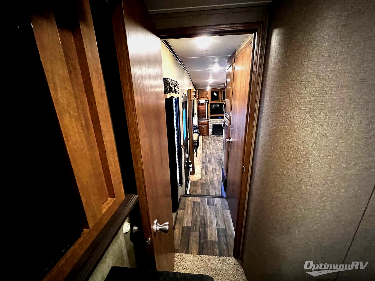 2016 Keystone Montana High Country 310RE Photo 30