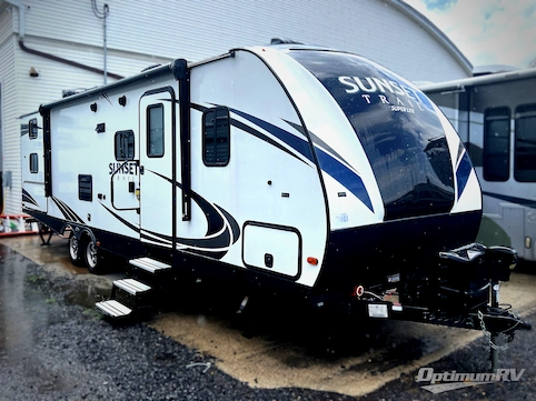 Used 2018 CrossRoads Sunset Trail Super Lite SS289QB Featured Photo