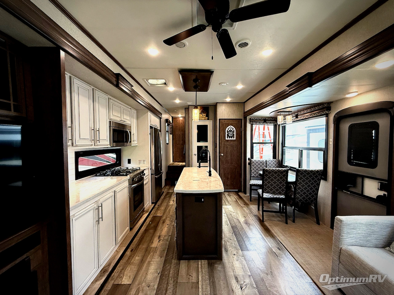 2021 KZ Durango Gold G383RLQ Photo 2