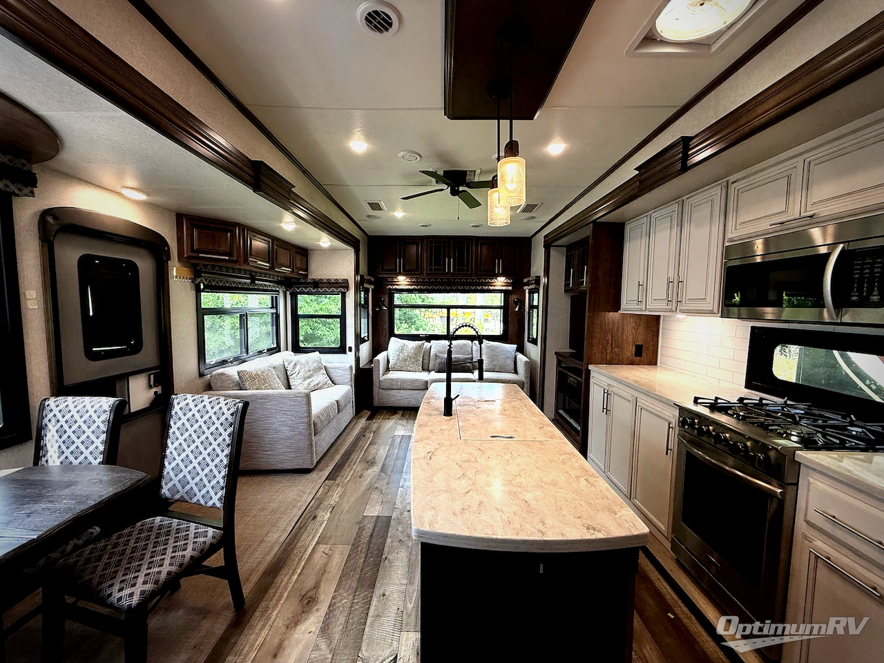 2021 KZ Durango Gold G383RLQ Photo 3