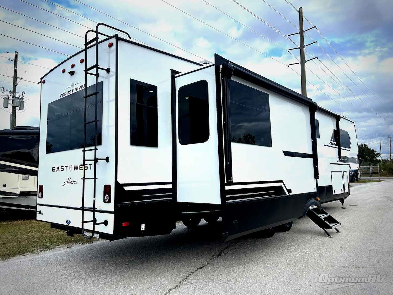 2026 East To West Ahara 383UR Photo 3