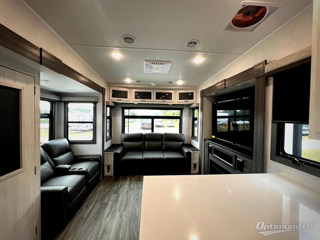 2026 East To West Ahara 383UR Photo 4