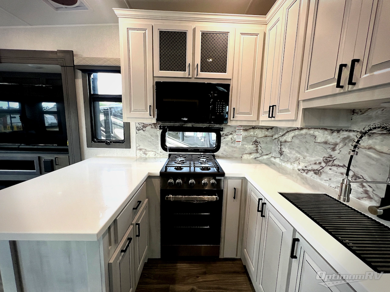 2026 East To West Ahara 383UR Photo 13