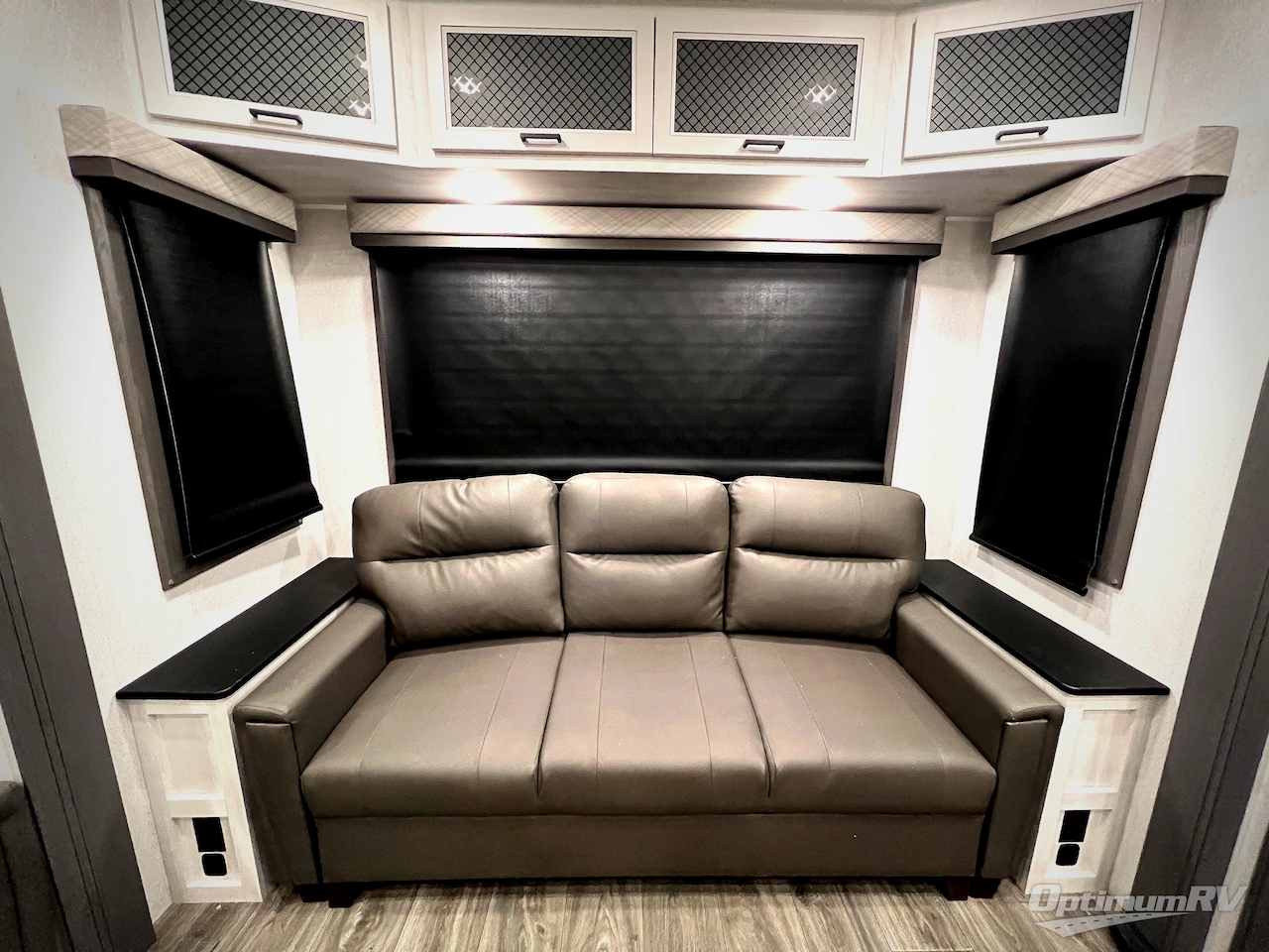 2026 East To West Ahara 383UR Photo 9