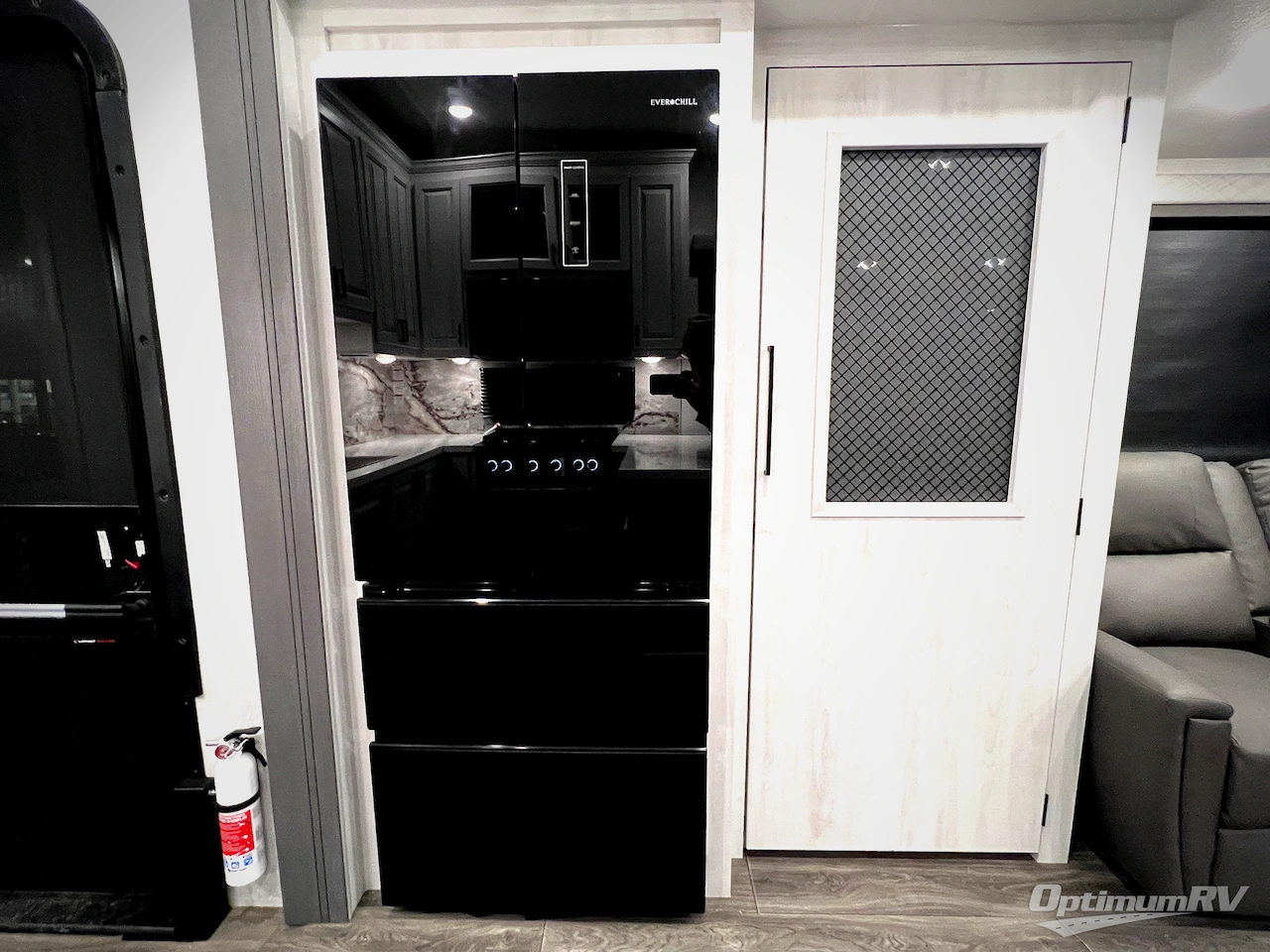 2026 East To West Ahara 383UR Photo 27