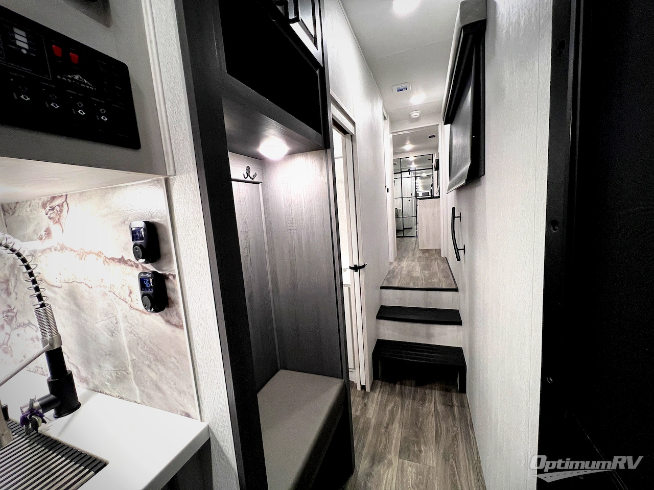 2026 East To West Ahara 383UR Photo 31