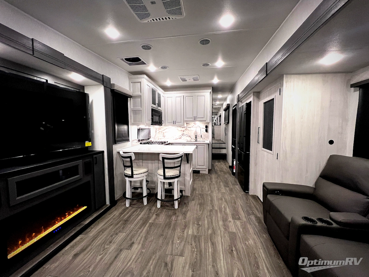 2026 East To West Ahara 383UR Photo 4