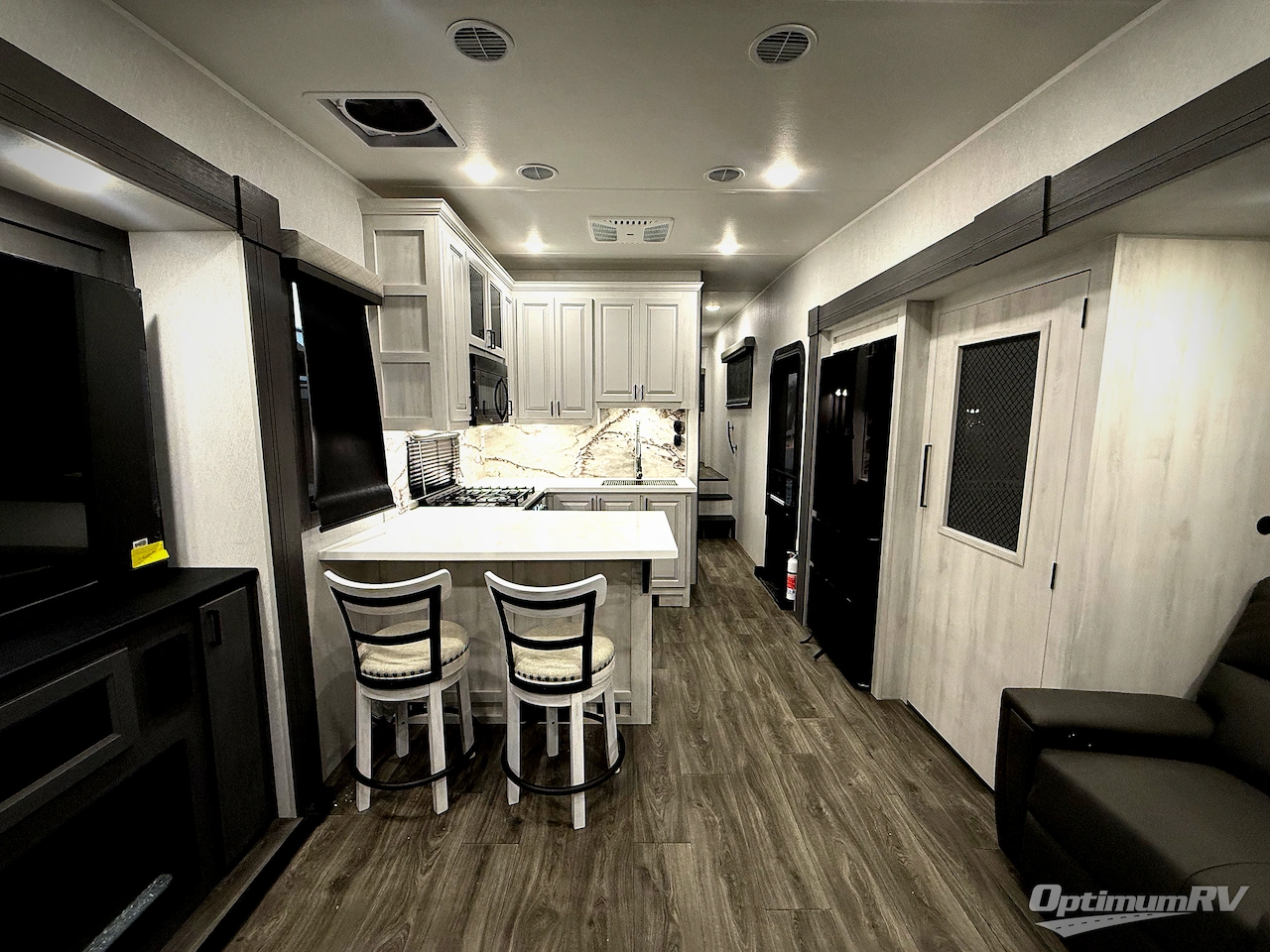 2026 East To West Ahara 383UR Photo 4