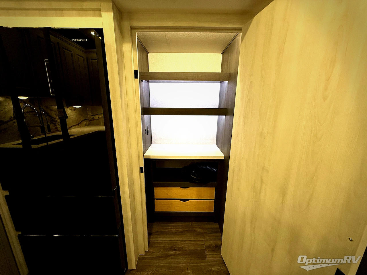 2026 East To West Ahara 383UR Photo 9