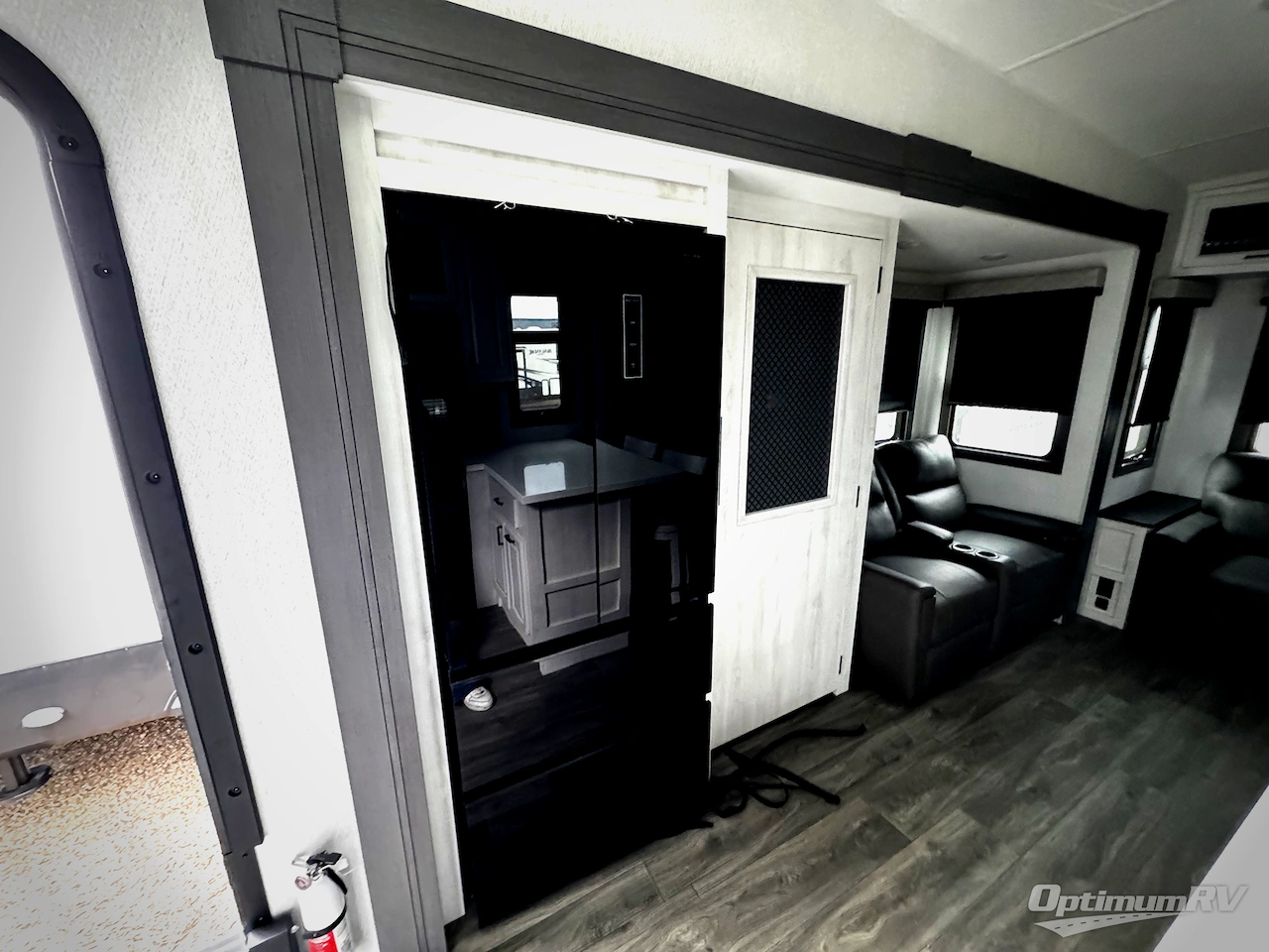 2026 East To West Ahara 383UR Photo 7