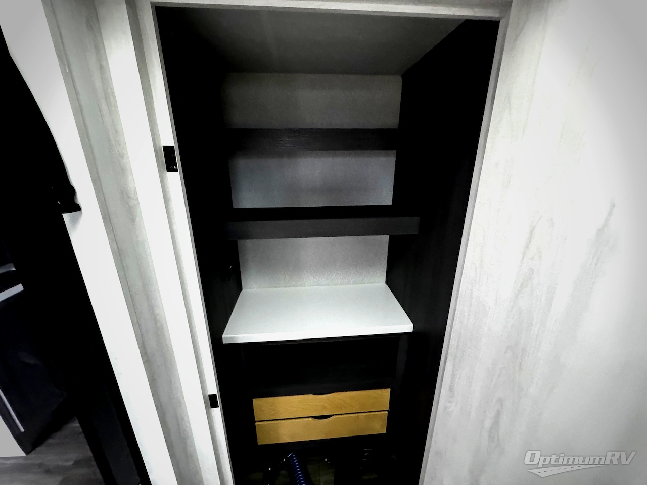 2026 East To West Ahara 383UR Photo 10