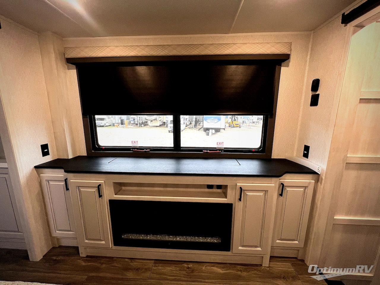 2026 East To West Ahara 395FB Photo 24