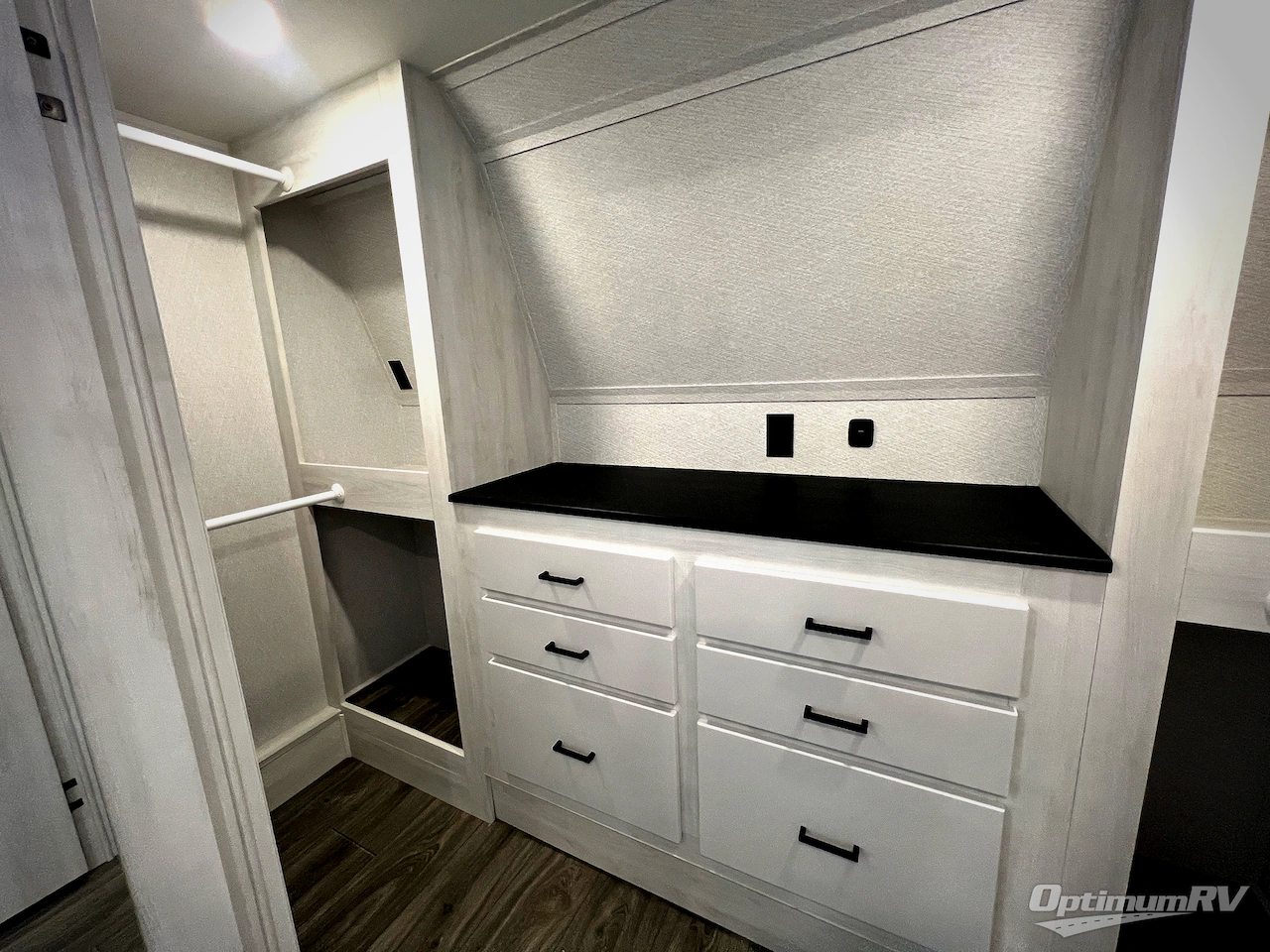 2026 East To West Ahara 395FB Photo 29