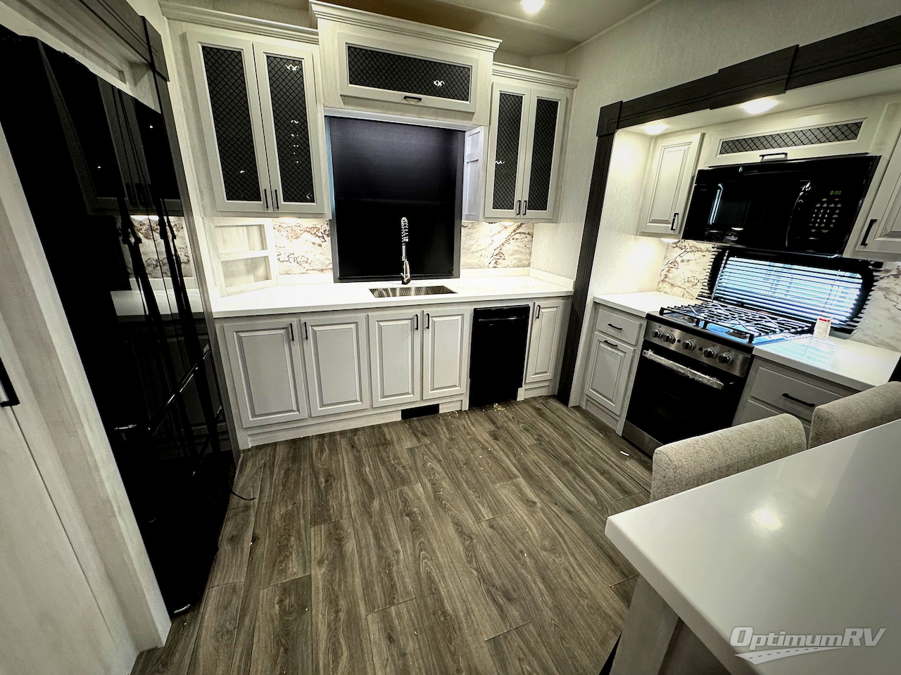 2026 East To West Ahara 395FB Photo 6