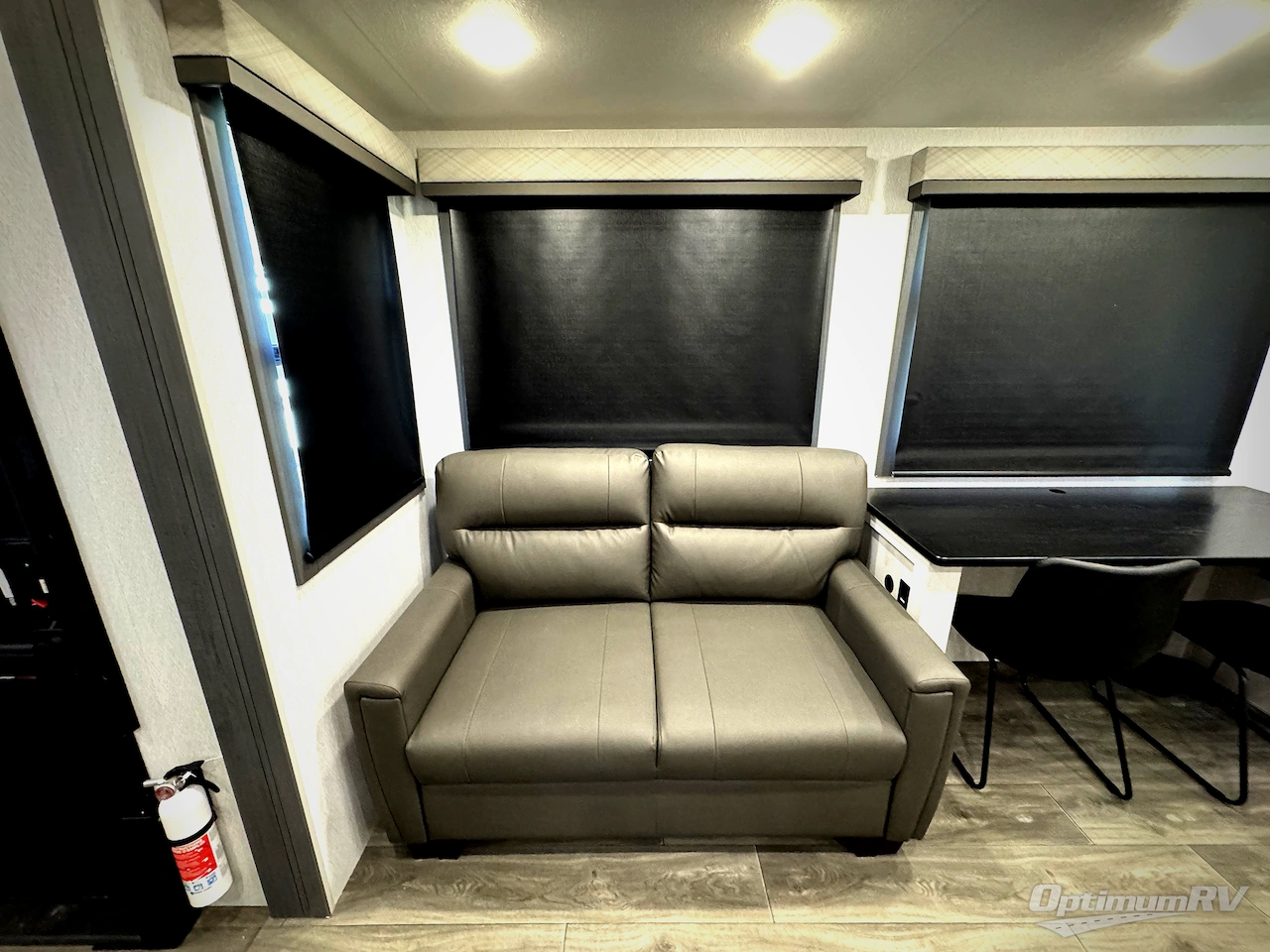 2026 East To West Ahara 395FB Photo 21