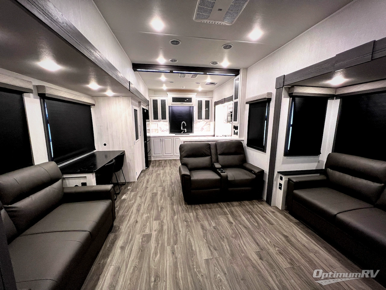 2026 East To West Ahara 395FB Photo 5