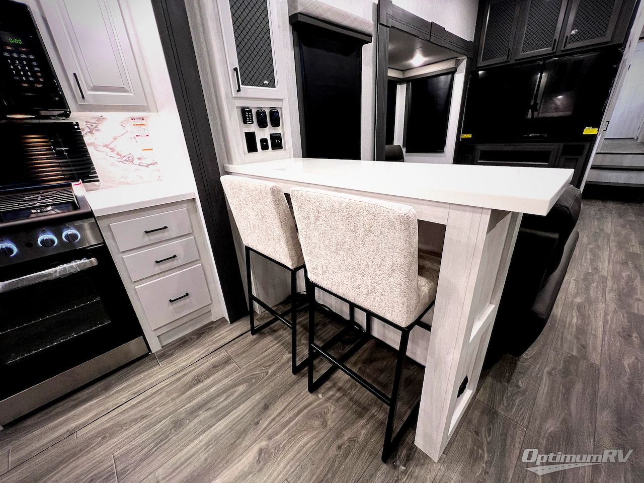 2026 East To West Ahara 395FB Photo 29