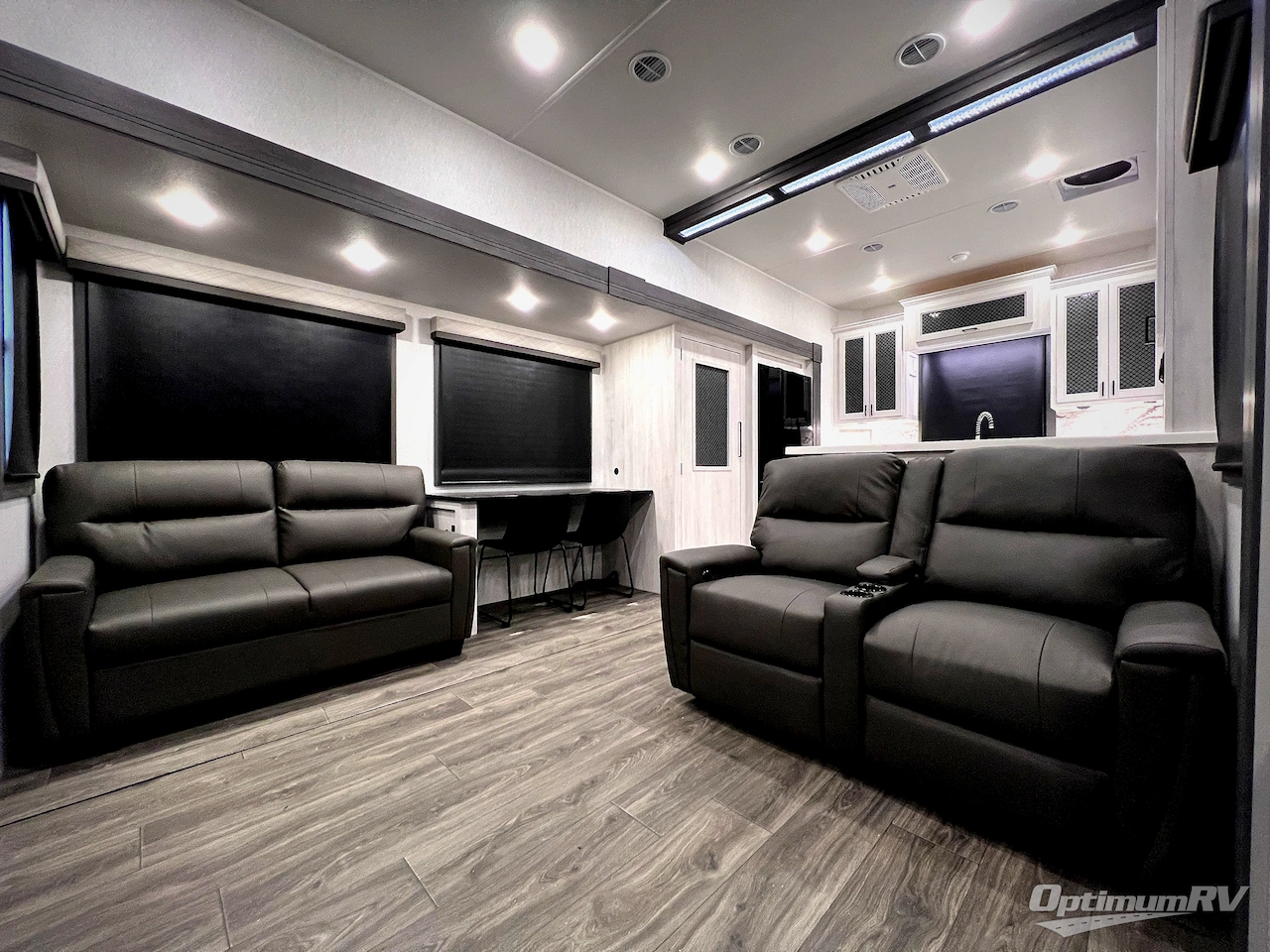 2026 East To West Ahara 395FB Photo 34