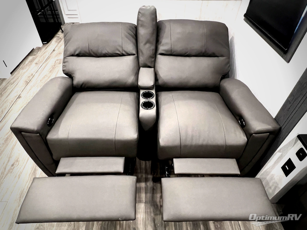 2026 East To West Ahara 395FB Photo 37